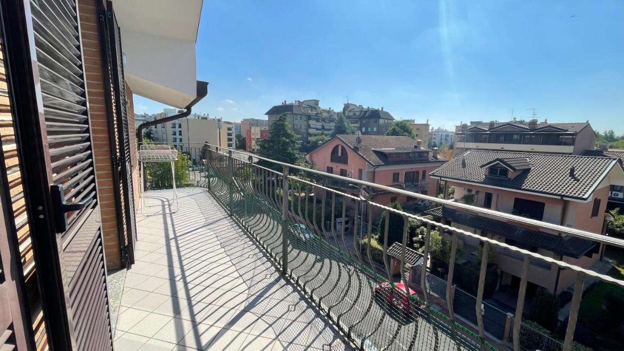 Dehomes - Relax & Business Apartments Buccinasco Exterior foto